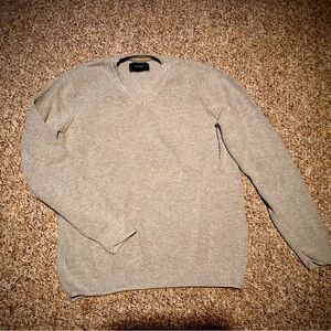 Lucky Brand Women's Gray V-Neck Sweater, size medium